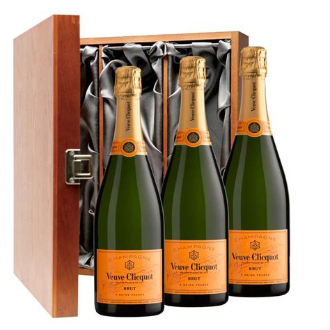 Veuve Clicquot Yellow Label Brut with Gift Box 